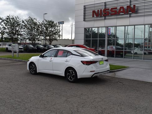 Certified 2025 Nissan Sentra SV w/ All-Weather Package FWD image 5