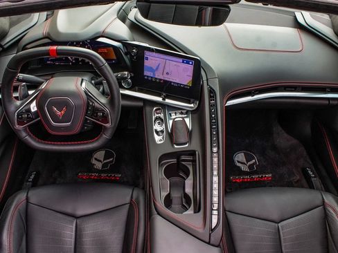 Used 2022 Chevrolet Corvette Stingray Premium Cpe w/ Z51 Performance Package RWD image 34
