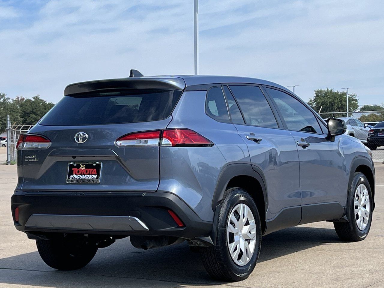 Used 2025 Toyota Corolla Cross L FWD image 4