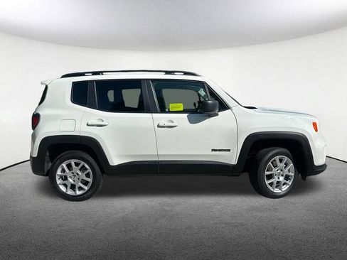 Used 2022 Jeep Renegade Latitude AWD/4WD image 15