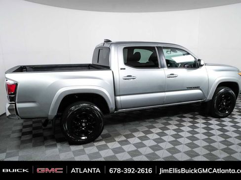 Used 2022 Toyota Tacoma SR5 AWD/4WD image 2