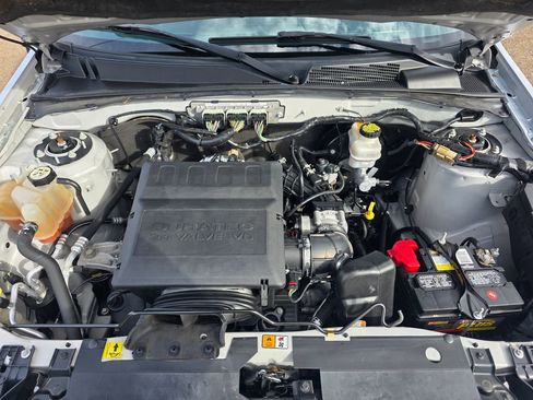 Used 2011 Ford Escape Limited image 25