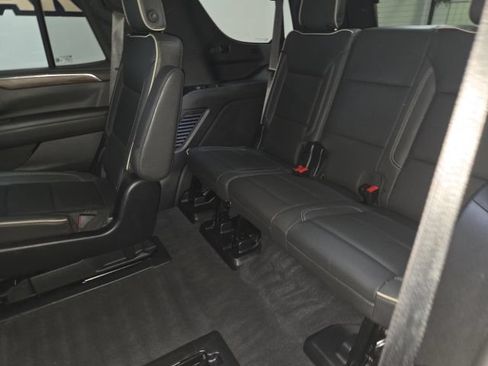 Used 2024 Chevrolet Tahoe Premier AWD/4WD image 23