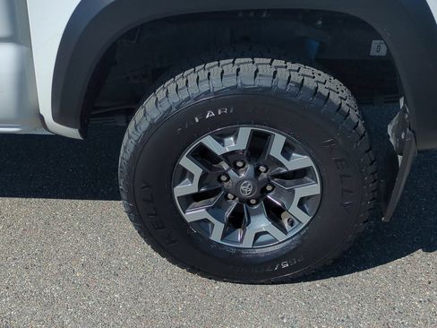 Used 2023 Toyota Tacoma TRD Off-Road w/ Black Out Package (TMS) AWD/4WD image 30
