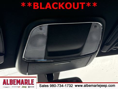 Used 2023 Dodge Charger SXT w/ Blacktop Package image 27