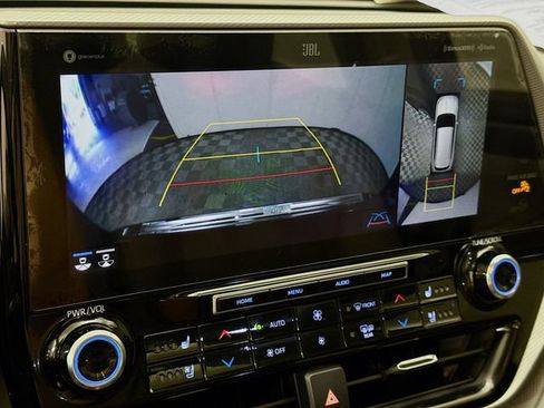 Used 2021 Toyota Highlander Platinum AWD/4WD image 14