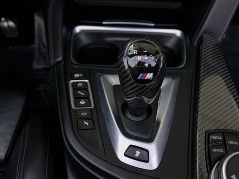 Used 2015 BMW M4 Convertible image 37