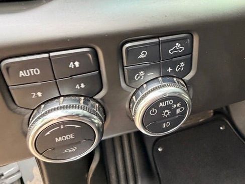 Certified 2025 GMC Sierra 1500 AT4 w/ AT4 Premium Package image 14