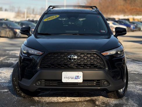 Used 2023 Toyota Corolla Cross LE w/ Moonroof Package image 2