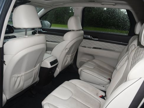 Used 2020 Hyundai Palisade Limited FWD image 17