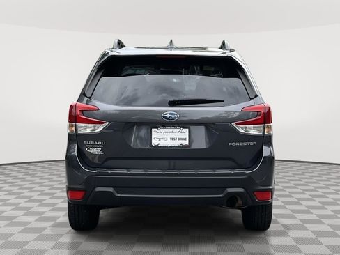 Used 2021 Subaru Forester Premium AWD/4WD image 6