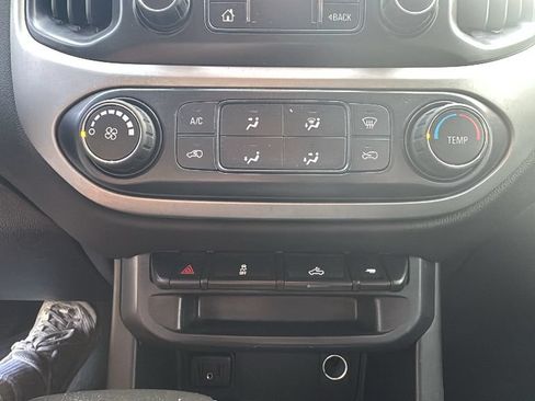Used 2020 Chevrolet Colorado LT AWD/4WD image 19