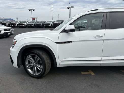 Used 2018 Volkswagen Atlas SEL w/ R-Line Package AWD/4WD image 12