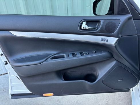 Used 2013 INFINITI G37 Journey w/ Premium Pkg image 12