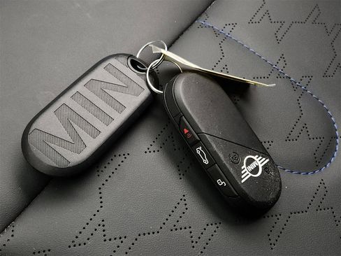 Used 2025 MINI Cooper S image 40