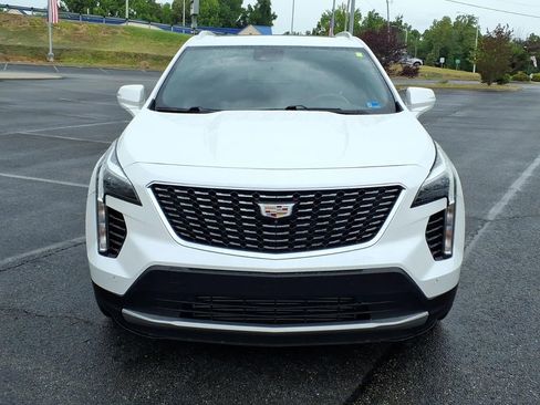 Used 2022 Cadillac XT4 Premium Luxury w/ Enhanced Visibility Package FWD image 2