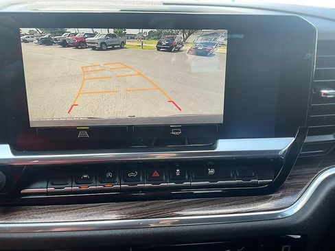 Used 2023 Chevrolet Silverado 1500 LT AWD/4WD image 6
