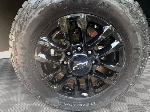 Used 2025 Chevrolet Silverado 2500 LT w/ Trail Boss Package AWD/4WD image 17