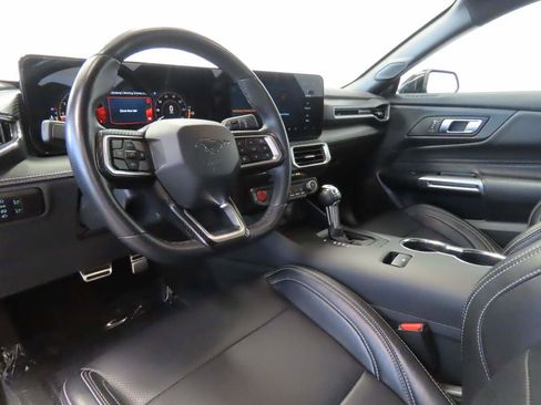 Used 2025 Ford Mustang Premium RWD image 8