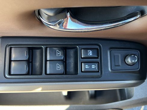 Used 2024 Nissan Titan Platinum Reserve w/ Moonroof Package image 14