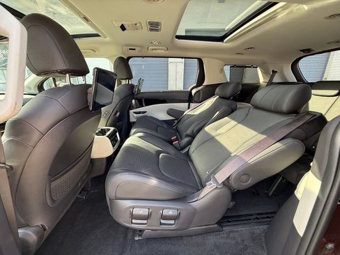 Used 2024 Kia Carnival SX Prestige FWD image 13