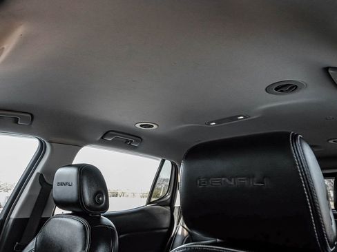 Used 2018 GMC Acadia Denali w/ Technology Package image 28