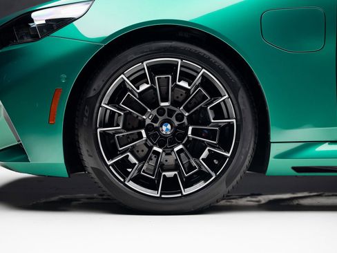 Used 2025 BMW M5 w/ Carbon Package image 19