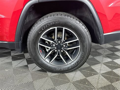 Used 2020 Jeep Grand Cherokee Trailhawk image 34