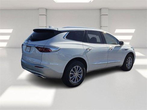Used 2023 Buick Enclave Premium image 5