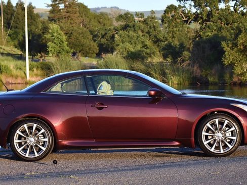 Used 2010 INFINITI G37 Convertible w/ Premium Pkg RWD image 8
