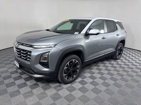 New 2026 Chevrolet Equinox LT w/ Convenience Package II FWD image 7