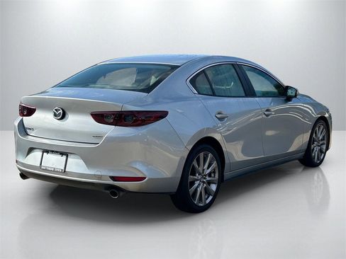 Used 2020 MAZDA MAZDA3 Sedan w/ Select Package image 5