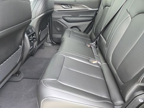 New 2025 Jeep Grand Cherokee Limited w/ Luxury Tech Group II image 21