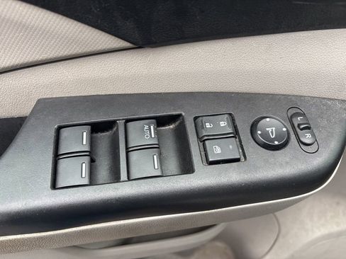 Used 2013 Honda CR-V LX image 15