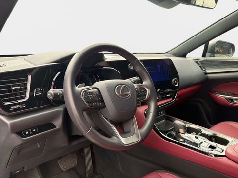 Used 2025 Lexus NX 250 FWD w/ Towing Package (2000 Lbs) image 39