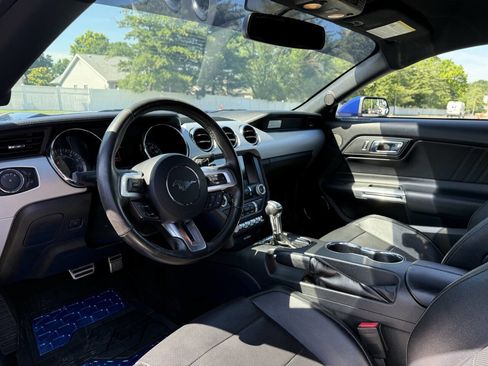 Used 2016 Ford Mustang Premium RWD image 16