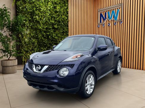 Used 2015 Nissan Juke SV image 3