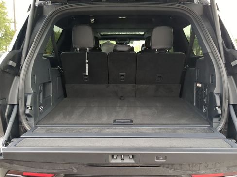 New 2025 Lincoln Navigator L Black Label image 23