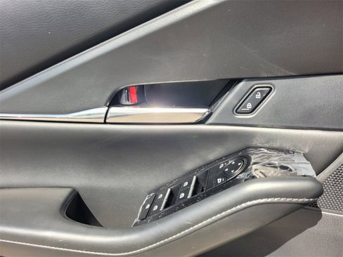 Certified 2025 MAZDA CX-30 AWD 2.5 S w/ Preferred Package image 24