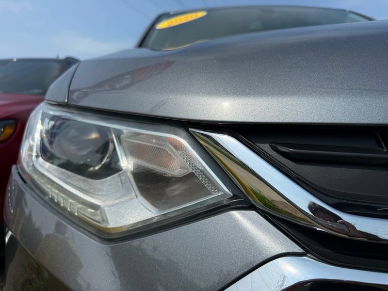 Used 2020 Chevrolet Traverse LS AWD/4WD image 7