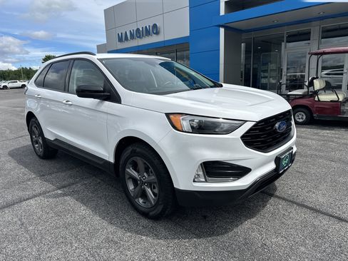 Used 2024 Ford Edge SEL w/ Sport Appearance Package AWD/4WD image 2