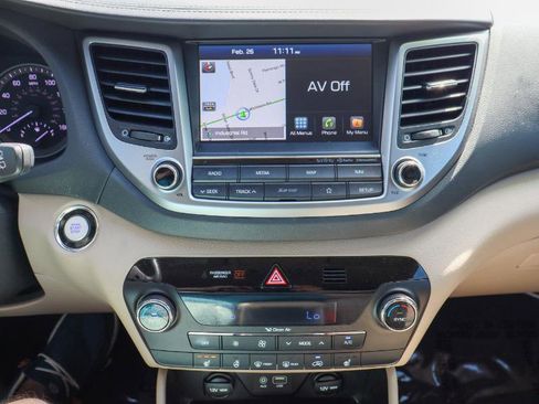 Used 2018 Hyundai Tucson Limited image 16