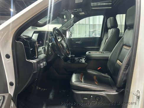 Used 2022 GMC Sierra 1500 AT4 w/ AT4 Preferred Package AWD/4WD image 13