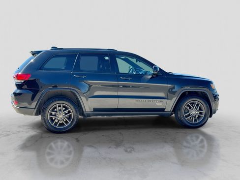 Used 2016 Jeep Grand Cherokee Laredo 75th Anniversary AWD/4WD image 9