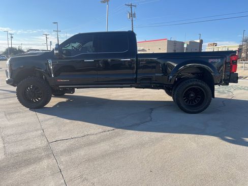 Used 2026 Ford F350 Platinum w/ Platinum Plus Package image 4