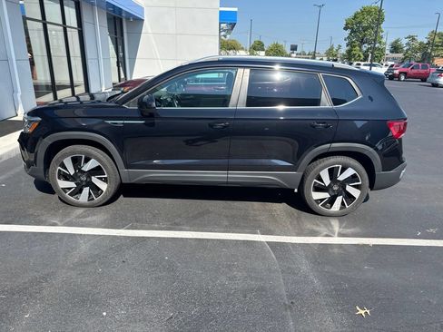 Used 2024 Volkswagen Taos SEL AWD/4WD image 4