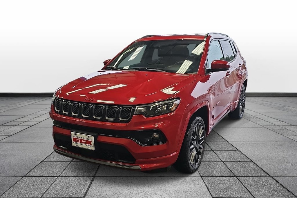Used 2023 Jeep Compass Limited AWD/4WD image 1