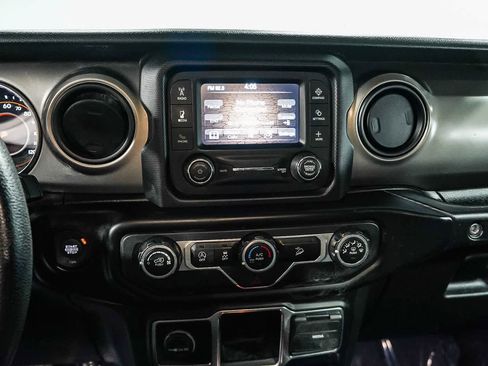 Used 2020 Jeep Wrangler Sport image 13