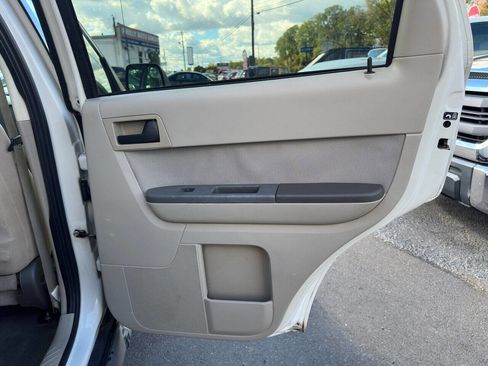 Used 2010 Ford Escape XLT image 18