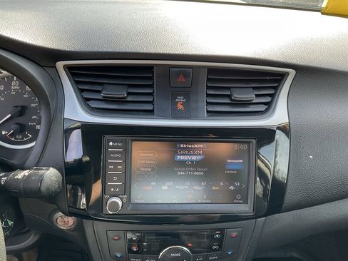 Used 2019 Nissan Sentra SV FWD image 29
